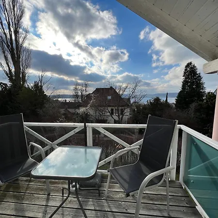 Schreiber West Apartment